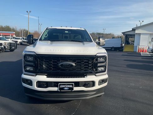 New 2026 Ford F250 Lariat w/ Black Appearance Package AWD/4WD image 2
