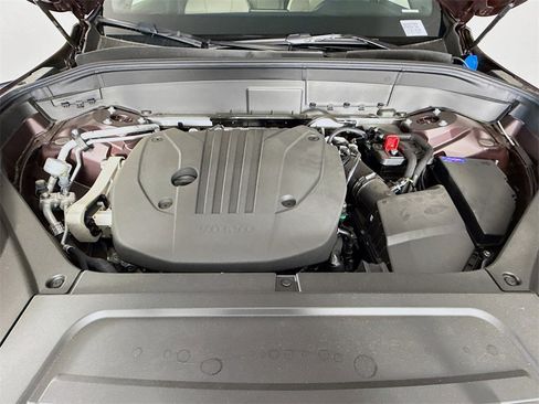 Used 2025 Volvo XC90 B5 Plus w/ Protection Package image 33