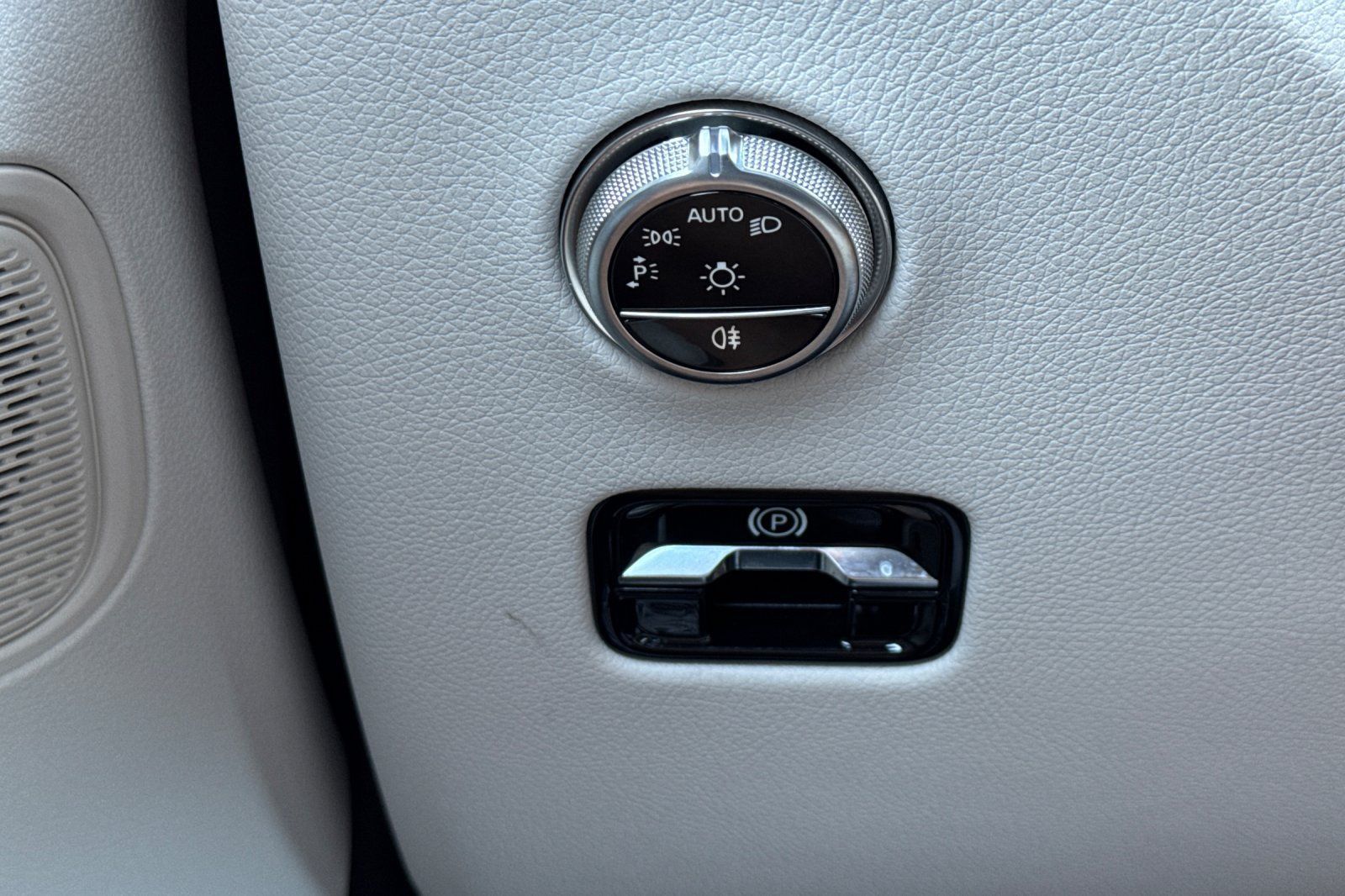 Used 2026 Mercedes-Benz GLC 300 4MATIC image 34