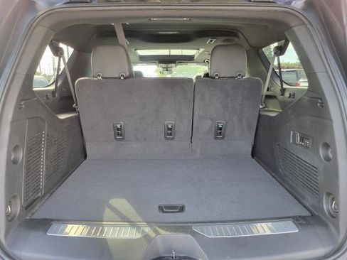 Used 2023 Chevrolet Suburban High Country AWD/4WD image 31
