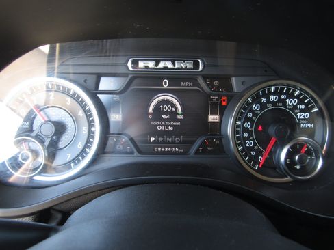 Used 2020 RAM 1500 Big Horn AWD/4WD image 25