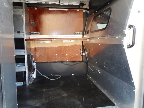Used 2017 Ford Transit 250 130 Medium Roof RWD image 22
