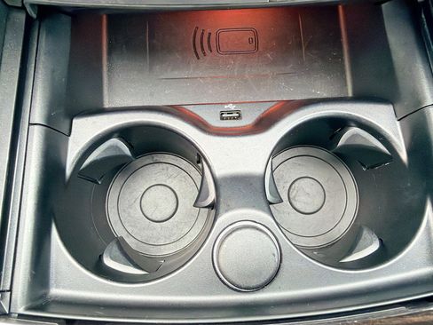 Used 2023 BMW 530i w/ Premium Package image 31