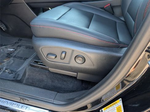 Used 2024 Chevrolet Traverse Z71 AWD/4WD image 23