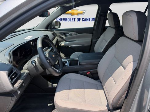 New 2026 Chevrolet Traverse LT w/ LPO, Floor Liner Package FWD image 9