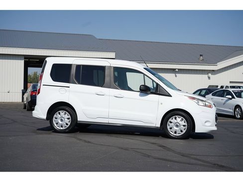 Used 2016 Ford Transit Connect XLT image 2