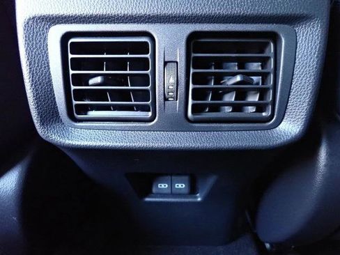 Certified 2023 Toyota Venza XLE image 18