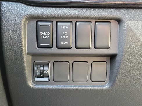 Used 2023 Nissan Titan SV w/ SV Convenience Package image 24