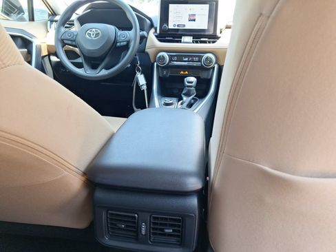 Used 2025 Toyota RAV4 LE AWD/4WD image 31