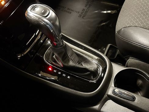 Used 2019 Buick Encore Preferred image 18