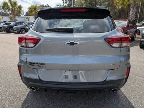 Used 2023 Chevrolet TrailBlazer RS w/ Sun and Liftgate Package image 5