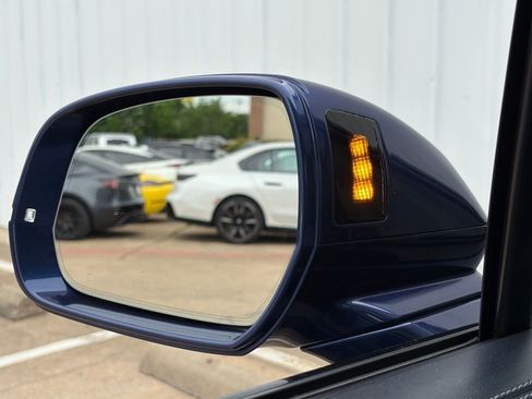 Used 2019 Bentley Bentayga AWD/4WD image 50