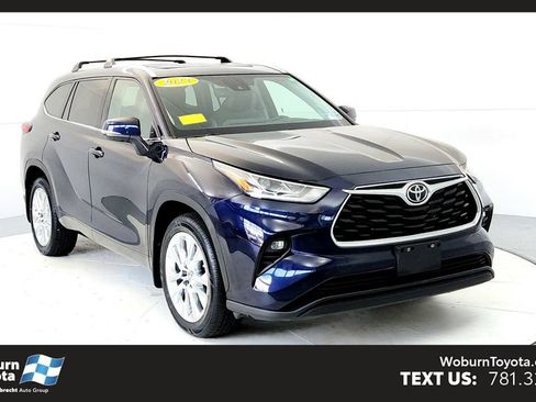 Used 2023 Toyota Highlander Limited AWD/4WD image 1