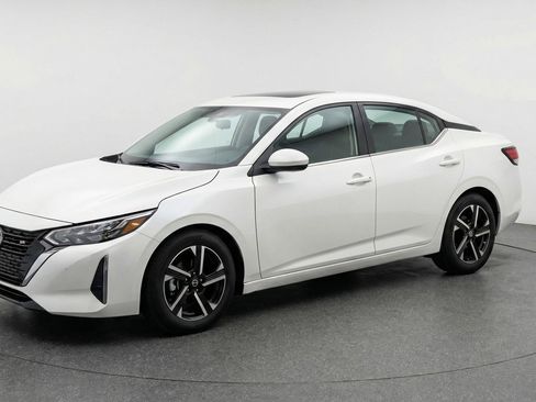 Used 2025 Nissan Sentra SV FWD image 3