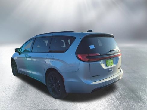 New 2026 Chrysler Pacifica Limited w/ S Appearance Package image 8