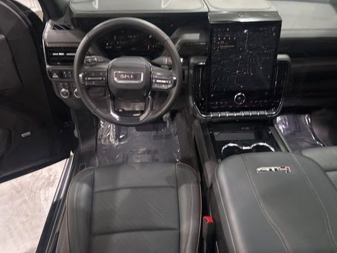 Used 2026 GMC Yukon AT4 w/ AT4 Premium Package AWD/4WD image 32