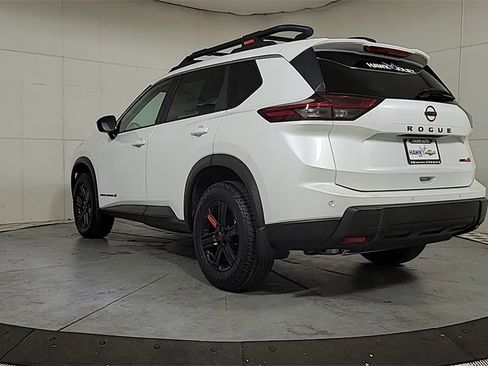 Used 2025 Nissan Rogue SV image 6