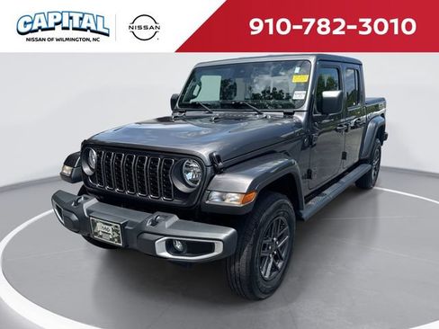 Used 2024 Jeep Gladiator Sport AWD/4WD image 1
