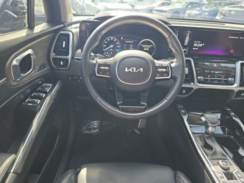 Certified 2023 Kia Sorento SX Prestige AWD/4WD image 14