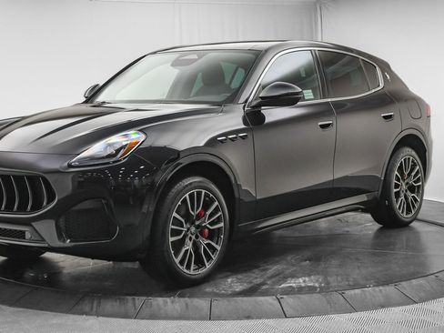 New 2025 Maserati Grecale GT image 3