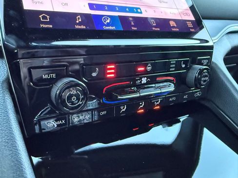 New 2025 Jeep Grand Cherokee L Limited w/ Trailer Tow Package image 20