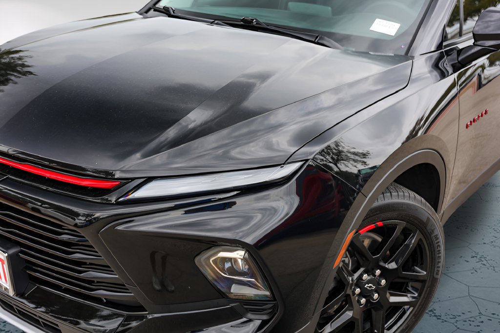 Used 2024 Chevrolet Blazer LT w/ Redline Edition FWD image 2