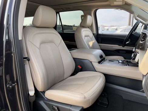 Used 2024 Ford Expedition Max Limited image 34
