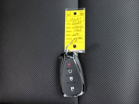 Used 2025 Chevrolet Trax RS w/ Sunroof Package FWD image 44