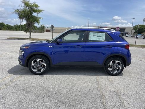 New 2025 Hyundai Venue Limited image 14