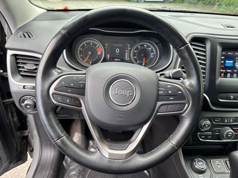 Used 2020 Jeep Cherokee Latitude Plus w/ Cold Weather Group image 17