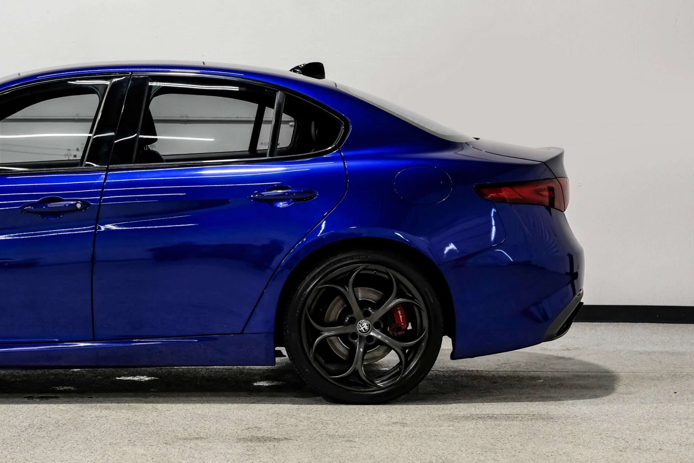 Used 2020 Alfa Romeo Giulia Ti Sport w/ Quick Order Package 22U Sport RWD image 11