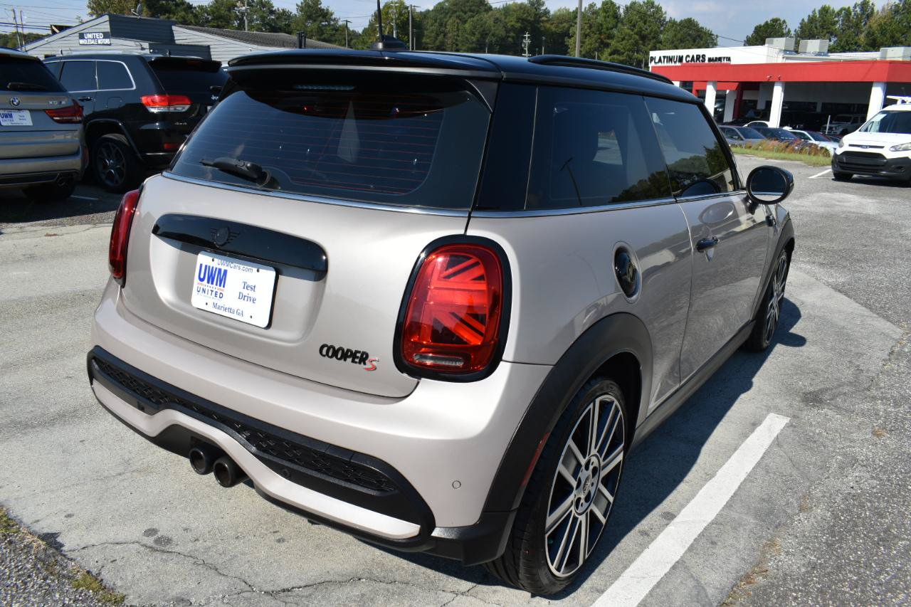 Used 2022 MINI Cooper S w/ Driver Assistance Package FWD image 6