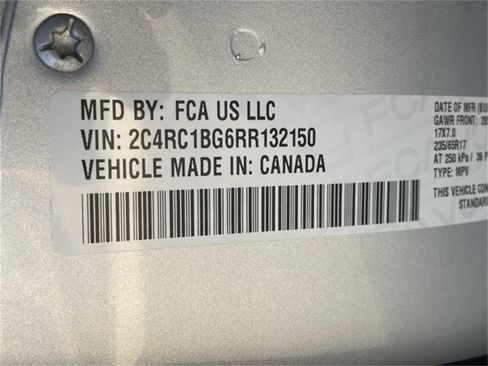 Certified 2024 Chrysler Pacifica Touring-L image 36
