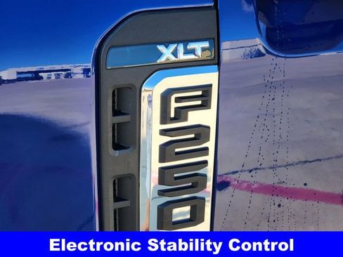 New 2026 Ford F250 XLT w/ FX4 Off-Road Package image 11