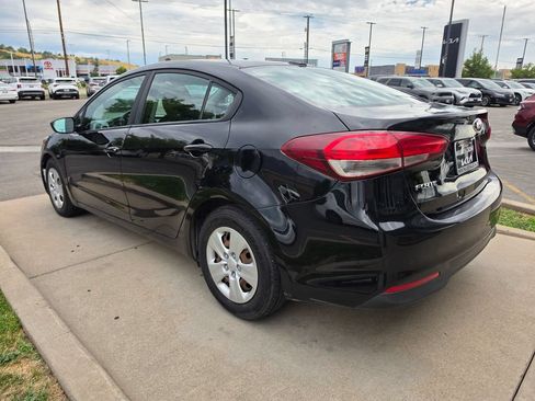 Used 2017 Kia Forte LX FWD image 7