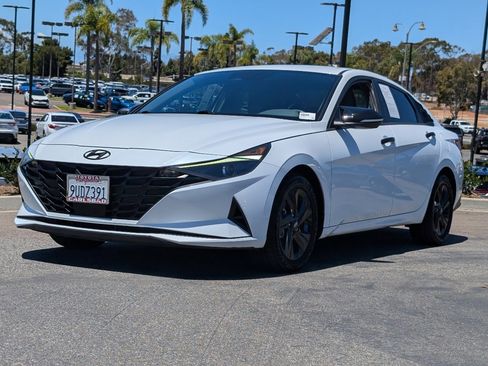 Used 2022 Hyundai Elantra SEL w/ Convenience Package FWD image 10
