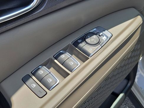 New 2026 Kia Carnival EX image 16