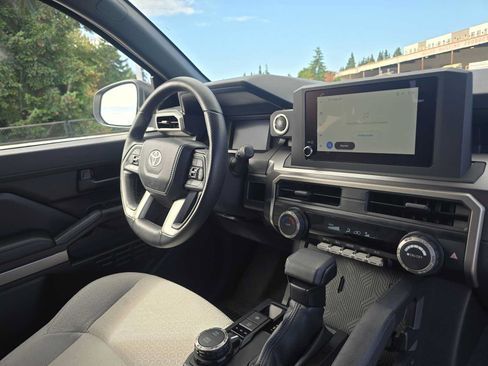 Certified 2025 Toyota 4Runner SR5 AWD/4WD image 10