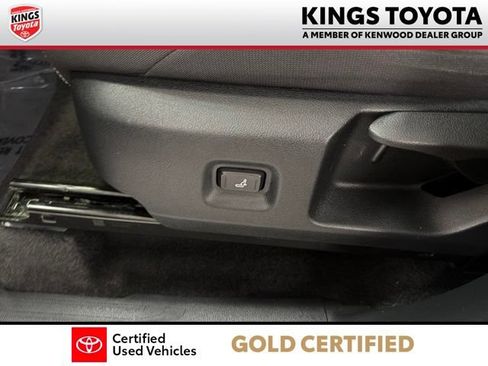 Certified 2024 Toyota Tacoma TRD Off-Road AWD/4WD image 17
