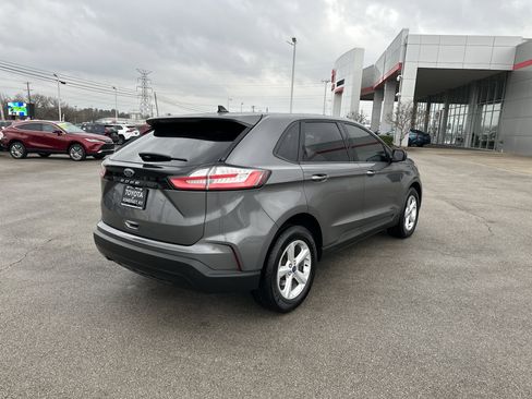 Used 2021 Ford Edge SE image 5