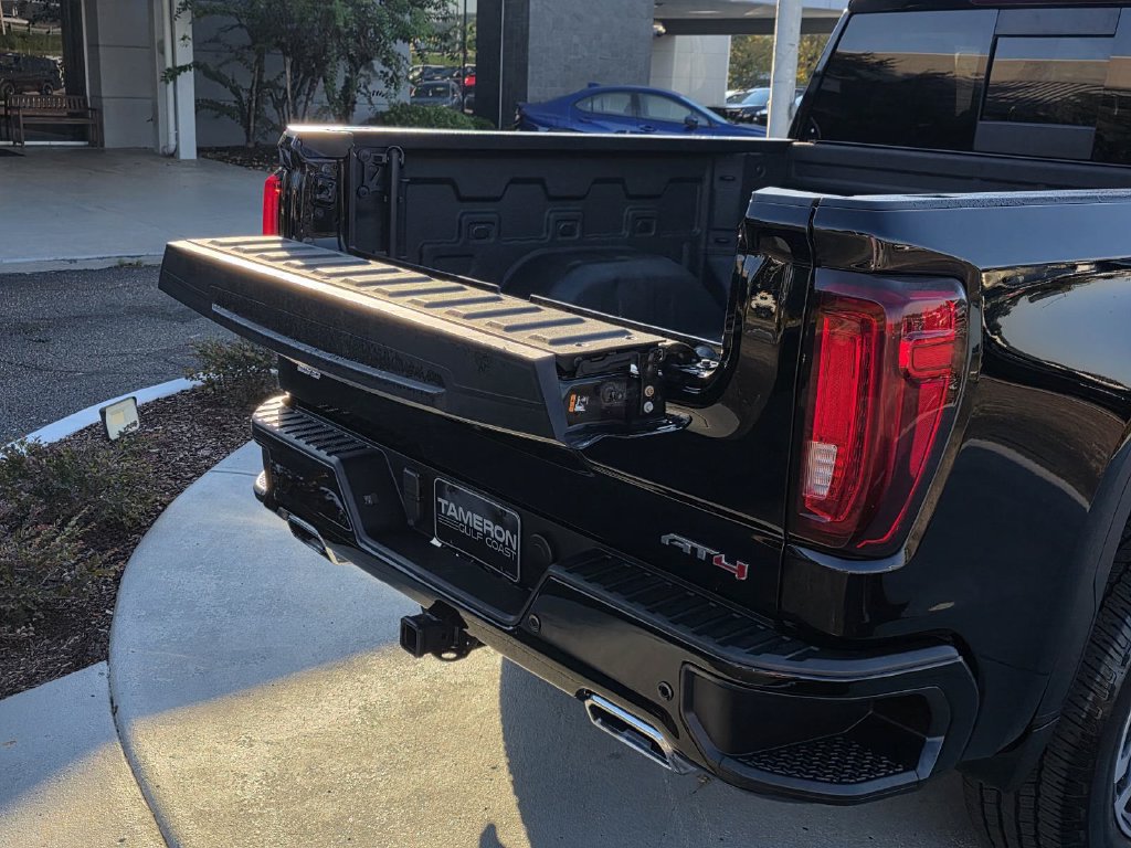 Used 2023 GMC Sierra 1500 AT4 w/ AT4 Preferred Package AWD/4WD image 28
