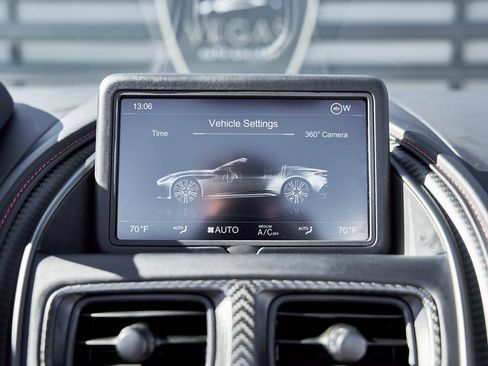 Used 2023 Aston Martin DBS Volante image 77