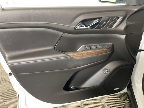 Used 2021 GMC Acadia Denali w/ Denali Ultimate Package image 10