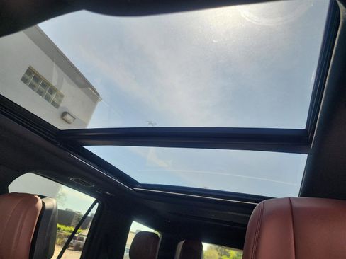 New 2025 Lincoln Navigator Reserve AWD/4WD image 15
