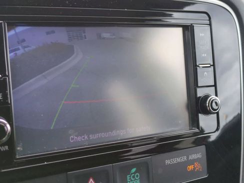 Used 2018 Mitsubishi Outlander ES AWD/4WD image 27