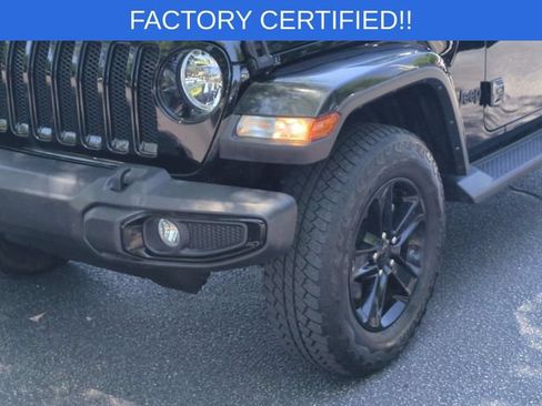 Used 2022 Jeep Wrangler Unlimited Sahara AWD/4WD image 9