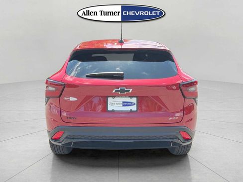 New 2026 Chevrolet Trax RS w/ Driver Confidence Package FWD image 5