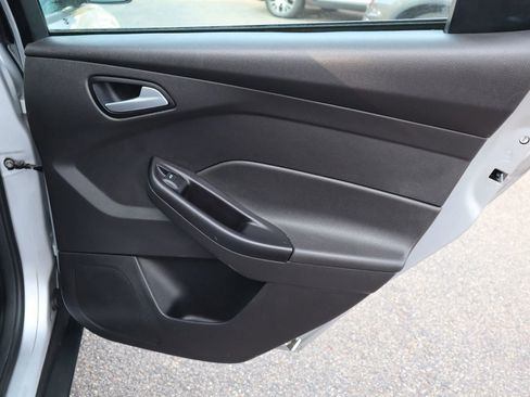 Used 2014 Ford Focus SE w/ Equipment Group 201A image 17