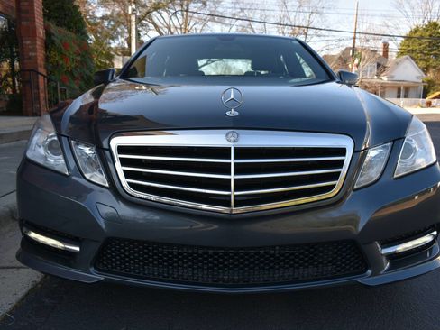 Used 2013 Mercedes-Benz E 350 4MATIC Sedan image 5