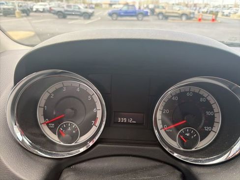 Used 2018 Dodge Grand Caravan SE w/ UConnect Hands-Free Group image 11